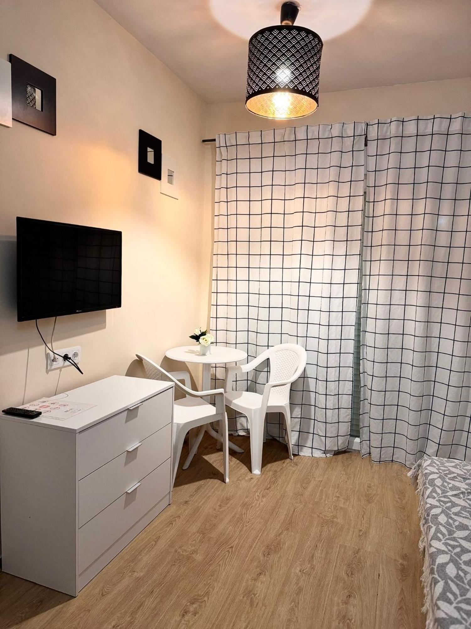 Studio A 200M De La Playa Los Locos ตอร์เรเวียคา ห้อง รูปภาพ